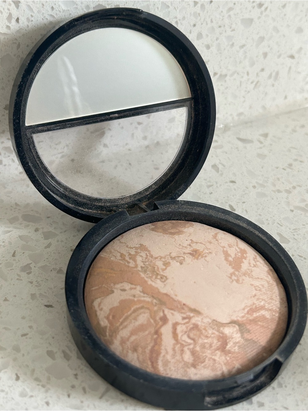 Laura Geller Baked Balance-N-Brighten Color Correcting Foundation Light - Picture 3 of 8
